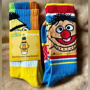 Bombas Sesame Street Collaboration 
Bert & Ernie socks